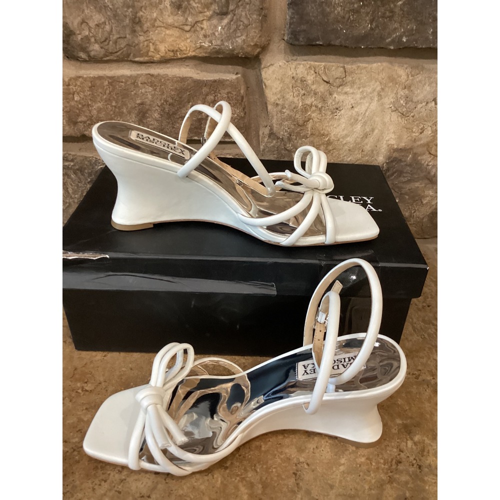 Badgley Mischka Luciana White Leather Wedge Sandal MP7224 Strappy Bow Heel 7 New - Picture 2 of 6